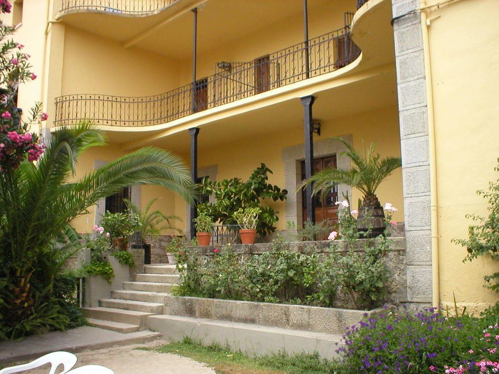 Hostal La Colonial 马德里加尔德拉韦拉 外观 照片